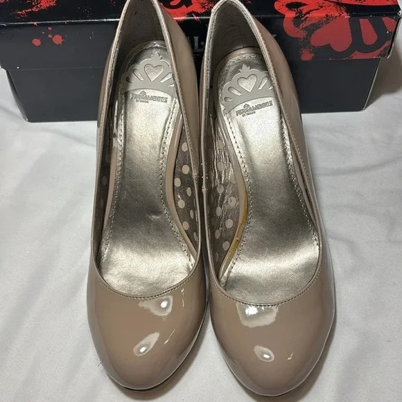 Fergalicious by Fergie Women’s 7.5 M Sammi Pumps Beige Faux Leather Stiletto - Picture 2 of 8